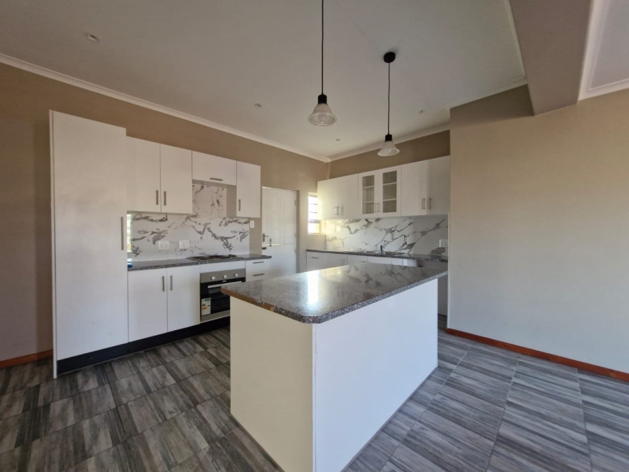 To Let 3 Bedroom Property for Rent in Overbaakens Eastern Cape